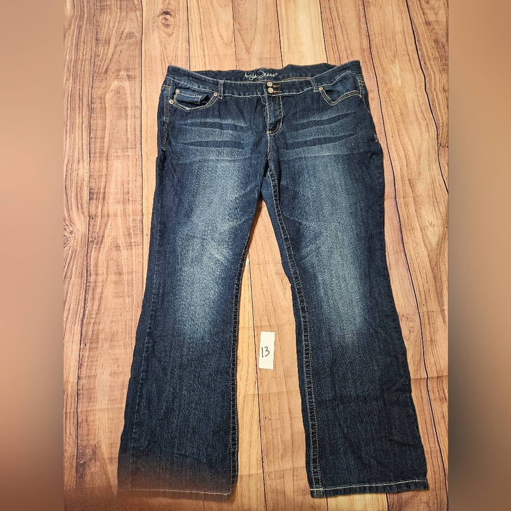 Ariya size 22 plus